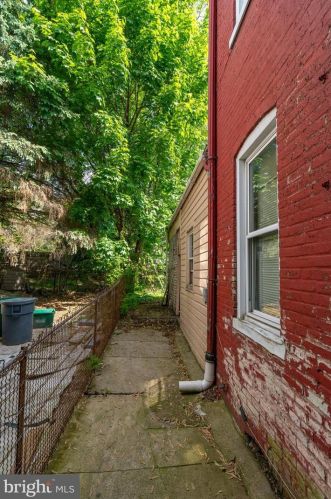 144 Juniata St, Lancaster PA  17602-4324 exterior