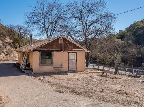 1530 Peachy Canyon Rd, Lake Nacimiento, CA 93446-7663