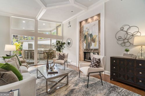 887 Berkshire Rd, Atlanta GA  30324-4929 exterior