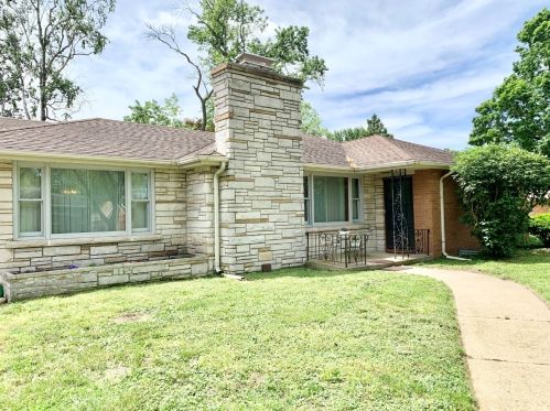 1290 Vanmeter St, Kankakee, IL 60901-4639