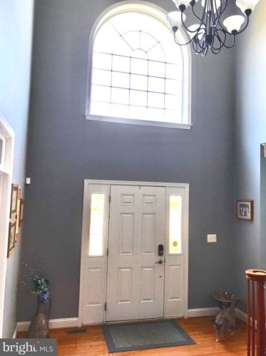 83 Lackawanna Ln, Falling Waters, WV 25419-9402