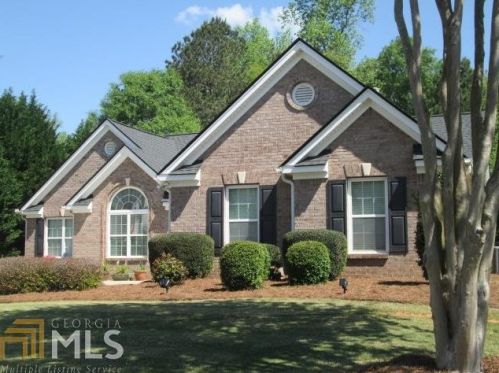198 Blue Grass Dr, Jefferson, GA 30549-8313