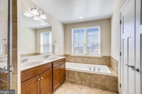 13782 Foggy Glen Dr, Silver Spring MD 20906 exterior