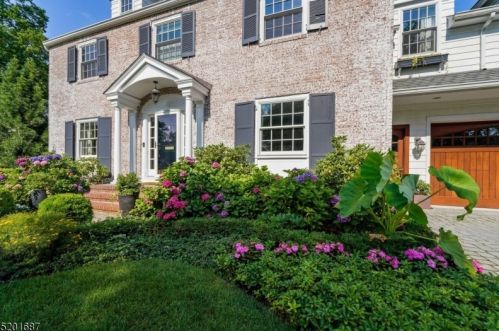 24 Greenview Way, Montclair, NJ 07043-2532