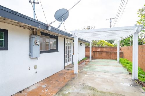 529 Dorchester St, Anaheim CA  92805-4920 exterior