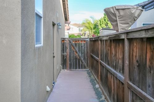 1728 Picket Fence Dr, Chula Vista CA  91915-1858 exterior