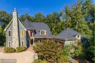 8634 Mchenry St, Vienna, VA 22180-6841