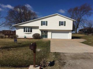 4708 Montana Ave, Davenport, IA 52806-6808