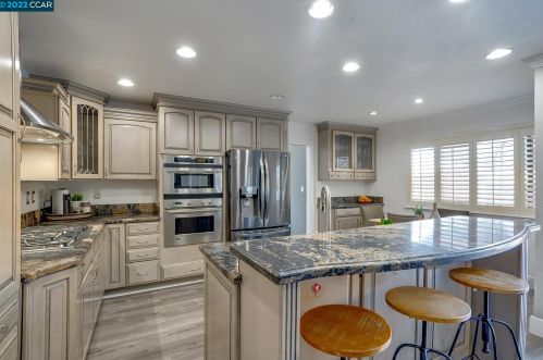 5334 Vista Point Ct, Concord CA  94521-5017 exterior