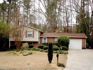 375 Pond Trl, Roswell, GA 30076-2920