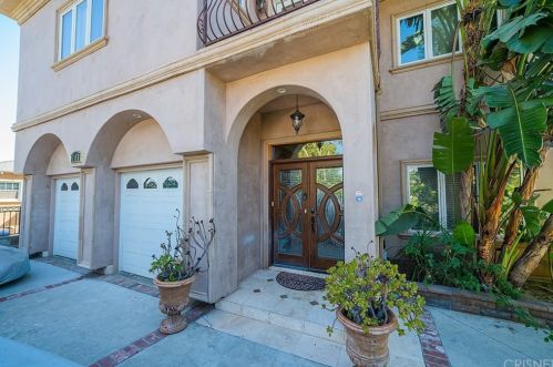 147 Sparks St, Burbank, CA 91506-2143