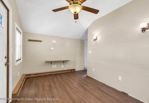 43 Shoreland Ter, Middletown NJ  07748-6203 exterior