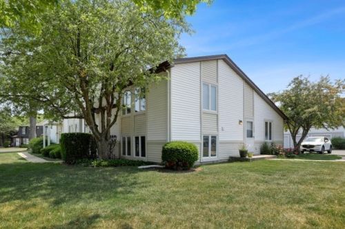 1002 Inverrary Ln, Bannockburn, IL 60015-3610