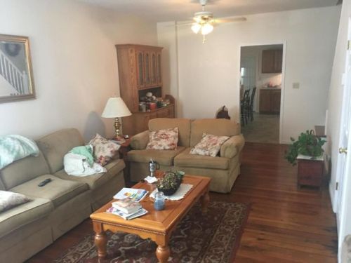 33 Charles St, Ephrata, PA 17522-1318