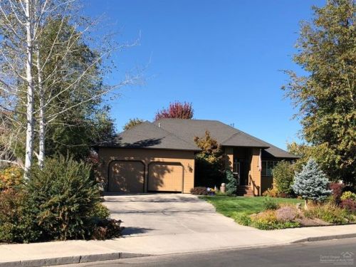 635 22nd St, Eagle Crest OR  97756-8431 exterior