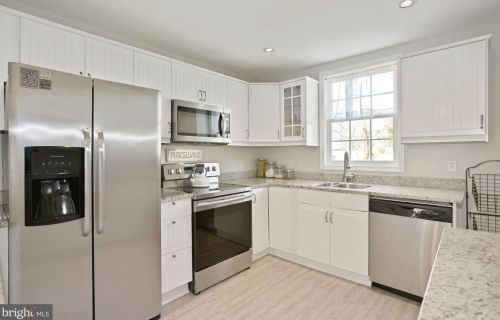 311 9th St, Purcellville, VA 20132-3346