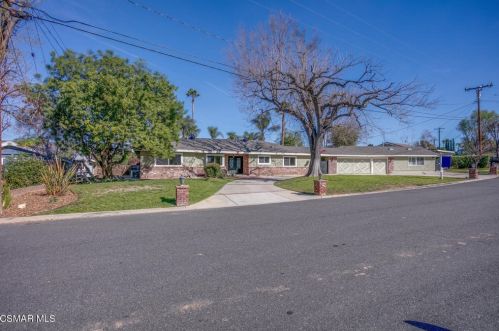 365 Capri Dr, Simi Valley, CA 93065-4109
