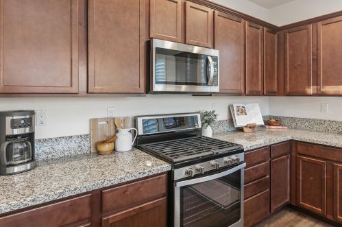 52233 Rosewood Ln, La Quinta, CA 92253-7886