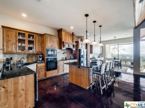 1009 Bluewater Pl, Spring Branch TX 78070-5485 exterior