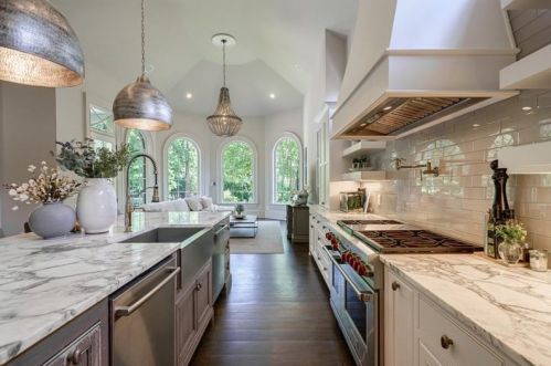 2799 Mabry Rd, Atlanta GA  30319-2828 exterior
