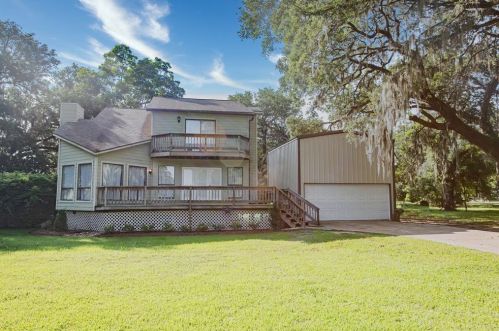 152 Horse Shoe Trl, Angleton, TX 77515-9057