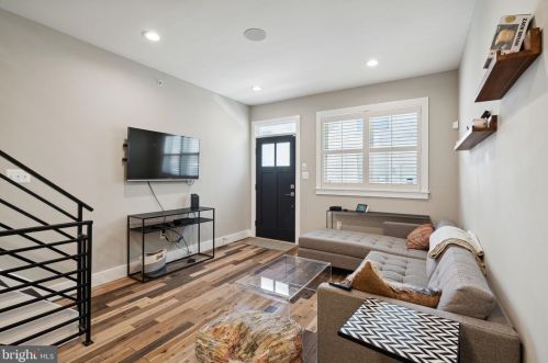 1512 Dorrance St, Philadelphia, PA 19146-4626