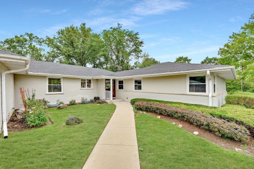 300 Meadowbrook Dr, Northfield, IL 60093-1050