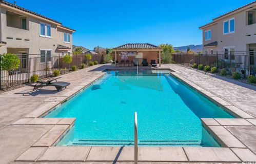 140 Center St, Kayenta UT 84738-6159 exterior