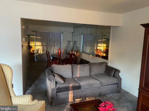 31 Fireside Ct, Willingboro, NJ 08046-2020