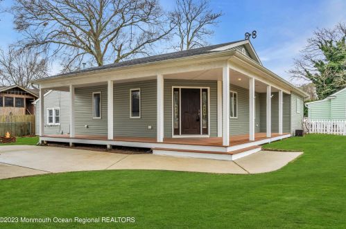 424 Bay Blvd, Berkeley Township, NJ 08721-2602