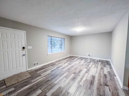 3267 Creekwood Dr, Rex GA 30273-2117 exterior