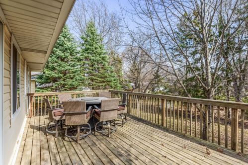 3940 Beryl Rd, Saint Paul MN  55122-1613 exterior
