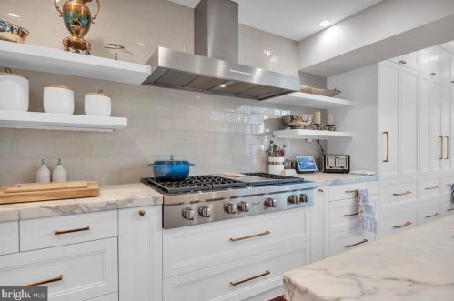 145 Winding Way, Tavistock NJ 08033-3642 exterior