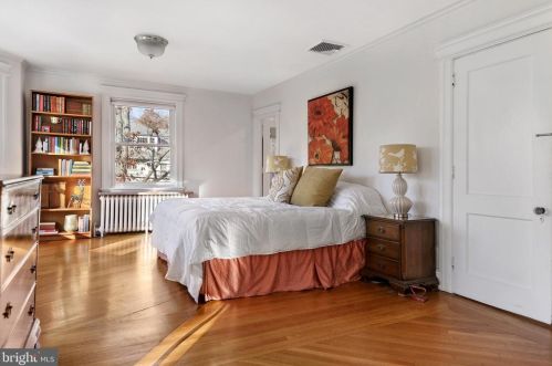 501 Warwick Rd, Tavistock NJ 08033-3831 exterior