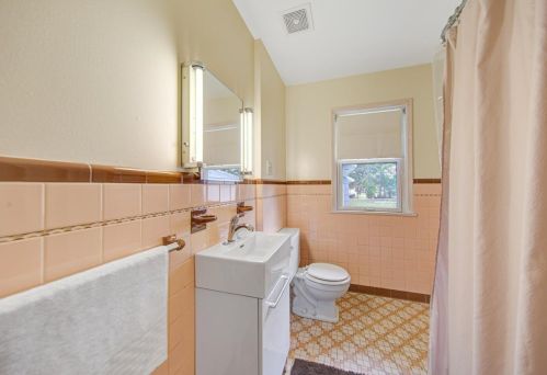 1604 Hollywood Ct, Saint Paul MN  55108-2130 exterior