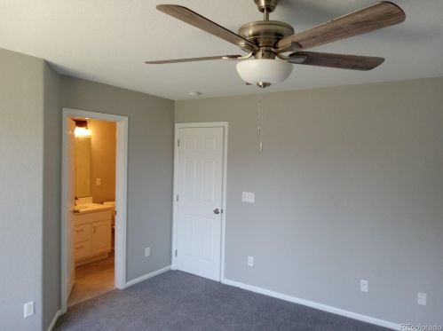 16486 Phillips Pl, Englewood CO 80112-4617 exterior