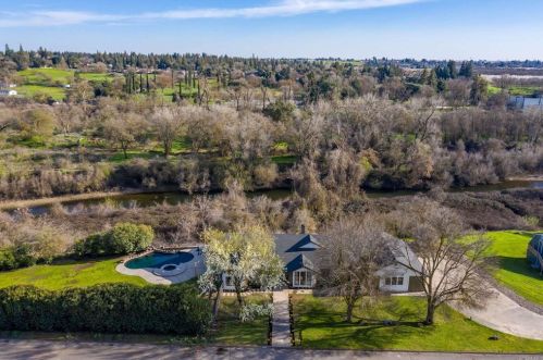 8336 Wilderness Oaks Ct, Valley Home, CA 95361-9254