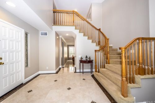 1098 Rexford Ln, Anaheim CA  92808-2333 exterior