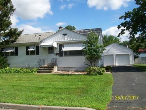 520 Jackson Ave, Manville, NJ 08835-1926