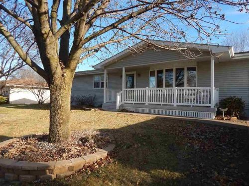 802 4th Ave, Aledo, IL 61231-1028