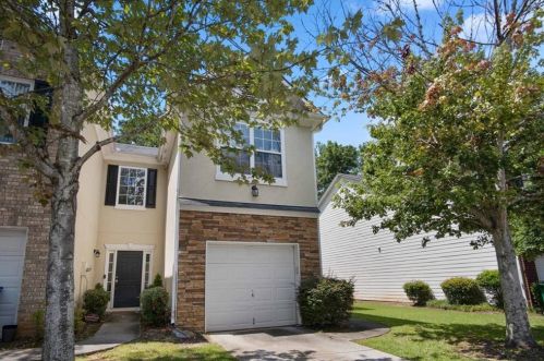 840 Biltmore Ct, Lithonia, GA 30058-6747