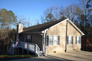 278 Bow Ct, Lavonia, GA 30553-3262