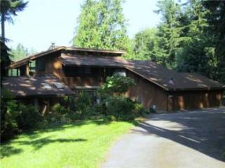 1340 217th Ave, Redmond, WA 98075-9521