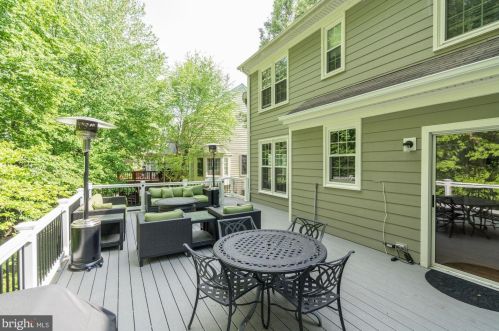 1111 Northwind Dr, Herndon, VA 20194-1009