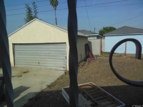 1801 Arbutus St, Compton, CA 90220-1448