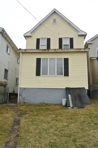 235 Sherman Ave, Vandergrift, PA 15690-1126