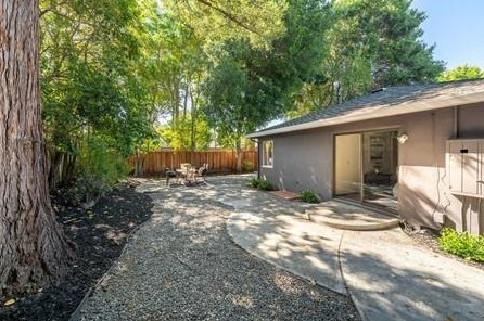 1539 Dana Ave, Palo Alto, CA 94303-2814