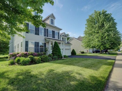 36 Broadmeadow Rd, Wallingford CT  06492-6052 exterior