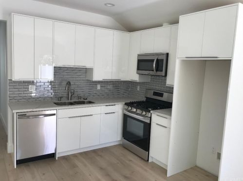 7650 Amestoy Ave, Van Nuys CA  91406-2109 exterior