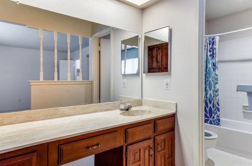 7225 Cleburne Rd, Fort Worth TX  76133-6810 exterior